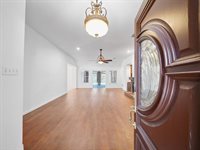 2711 North Peach Hollow Circle, Pearland, TX 77584