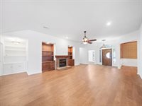 2711 North Peach Hollow Circle, Pearland, TX 77584