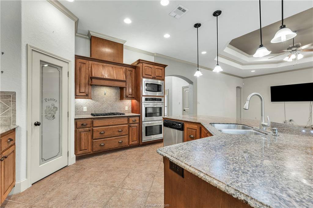 3926 Austins Estates Drive, Bryan, TX 77808