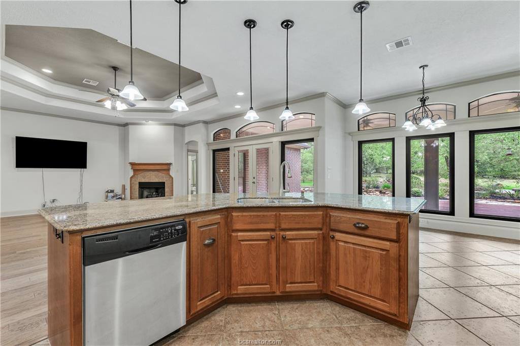 3926 Austins Estates Drive, Bryan, TX 77808