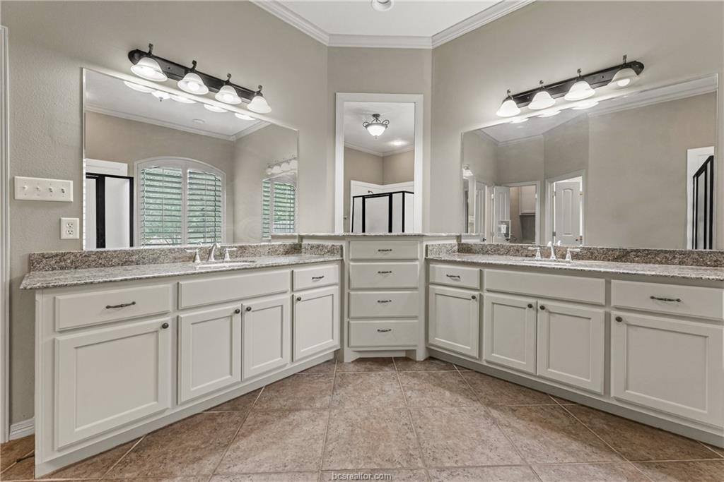 3926 Austins Estates Drive, Bryan, TX 77808