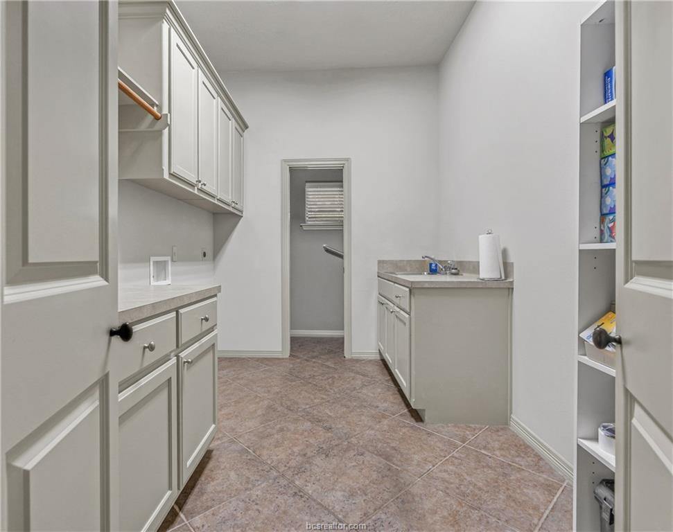 3926 Austins Estates Drive, Bryan, TX 77808