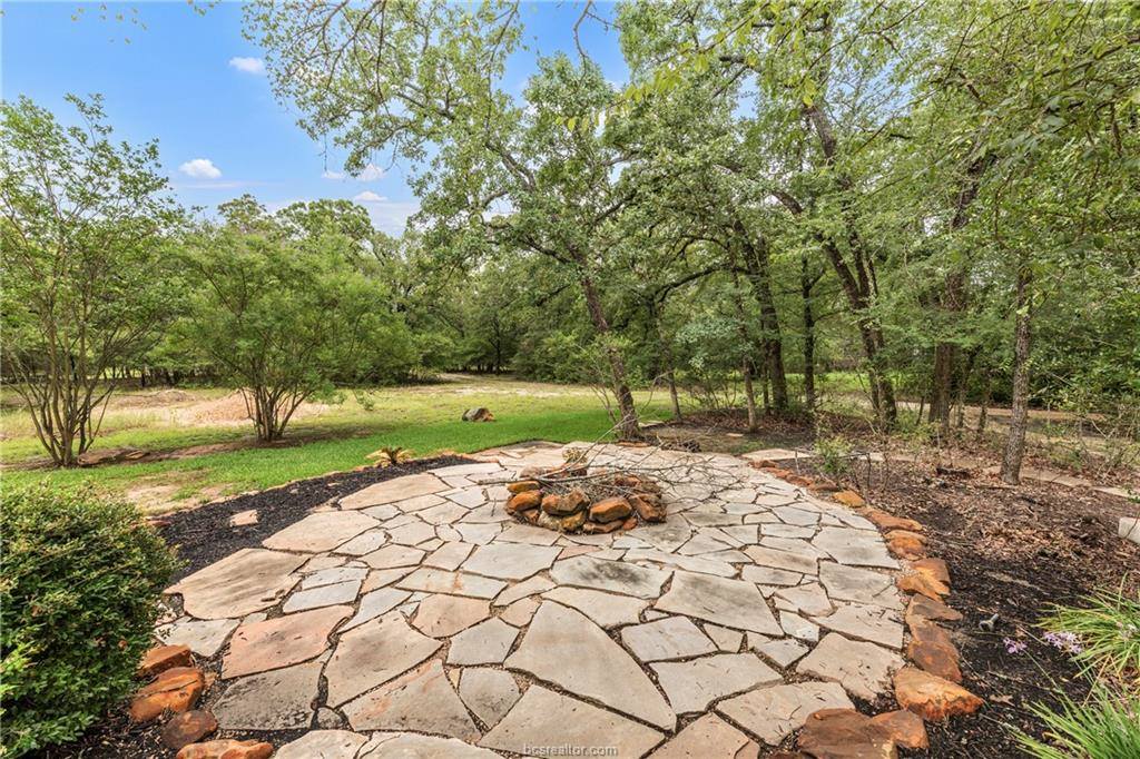 3926 Austins Estates Drive, Bryan, TX 77808