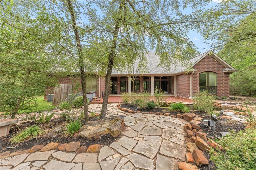 3926 Austins Estates Drive, Bryan, TX 77808