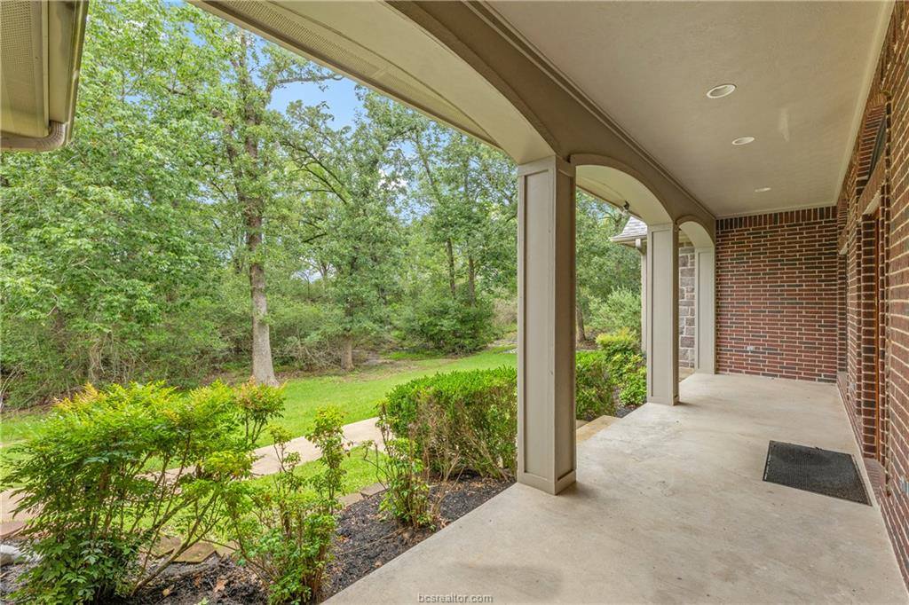 3926 Austins Estates Drive, Bryan, TX 77808