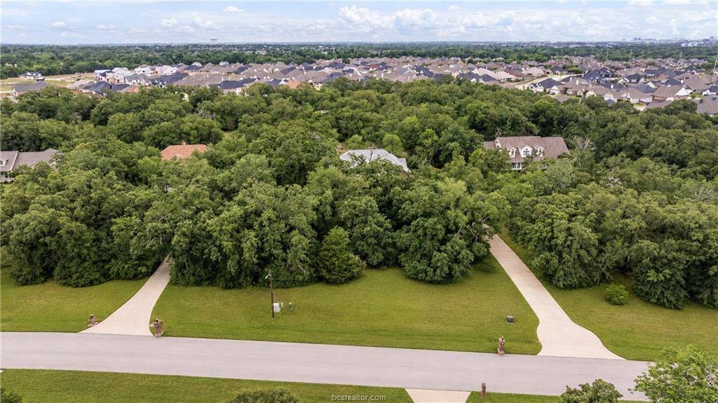 3926 Austins Estates Drive, Bryan, TX 77808