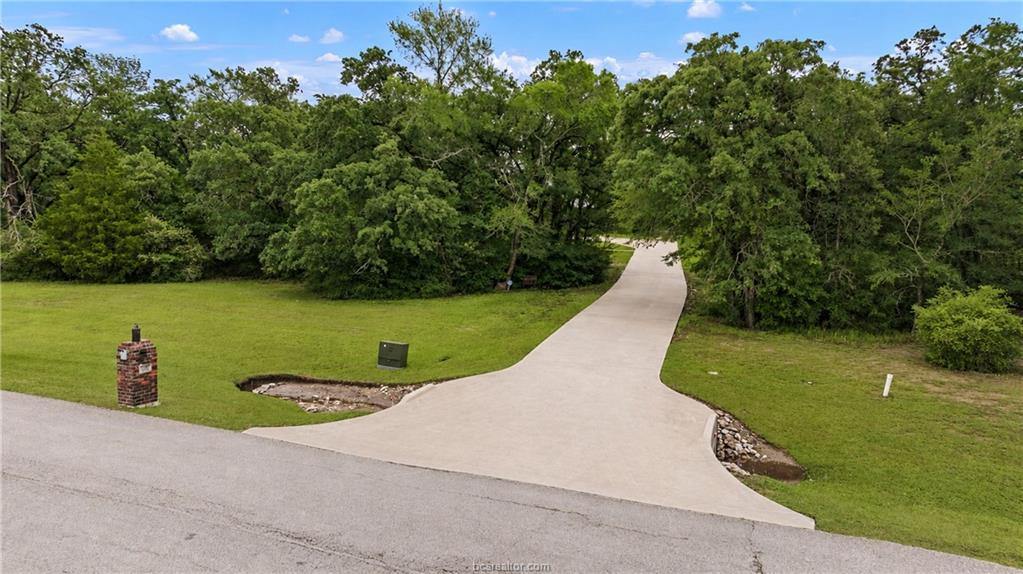 3926 Austins Estates Drive, Bryan, TX 77808