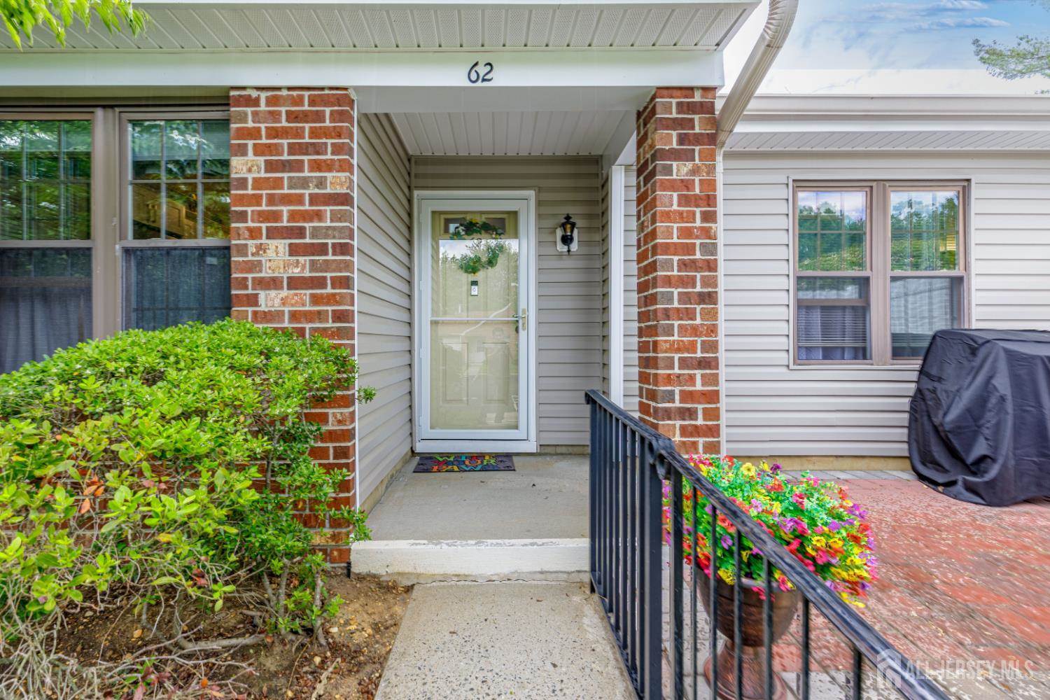 62 Wycoff Way East, East Brunswick, NJ 08816