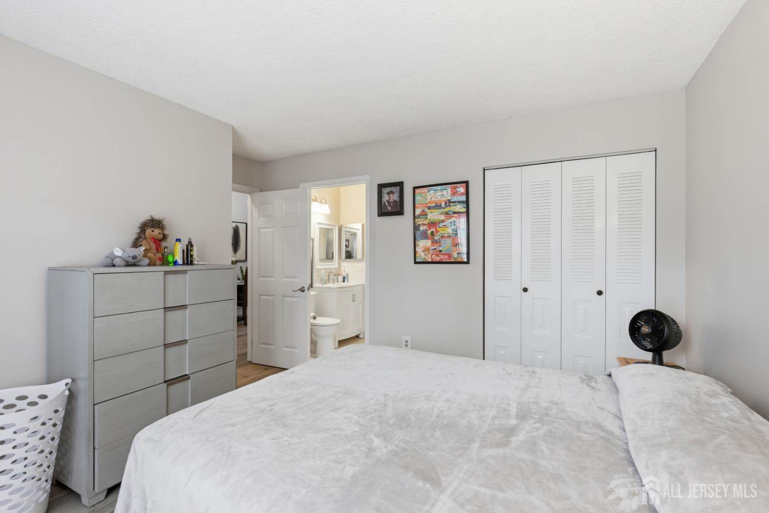 62 Wycoff Way East, East Brunswick, NJ 08816