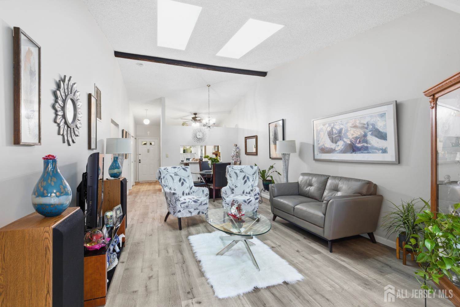 62 Wycoff Way East, East Brunswick, NJ 08816