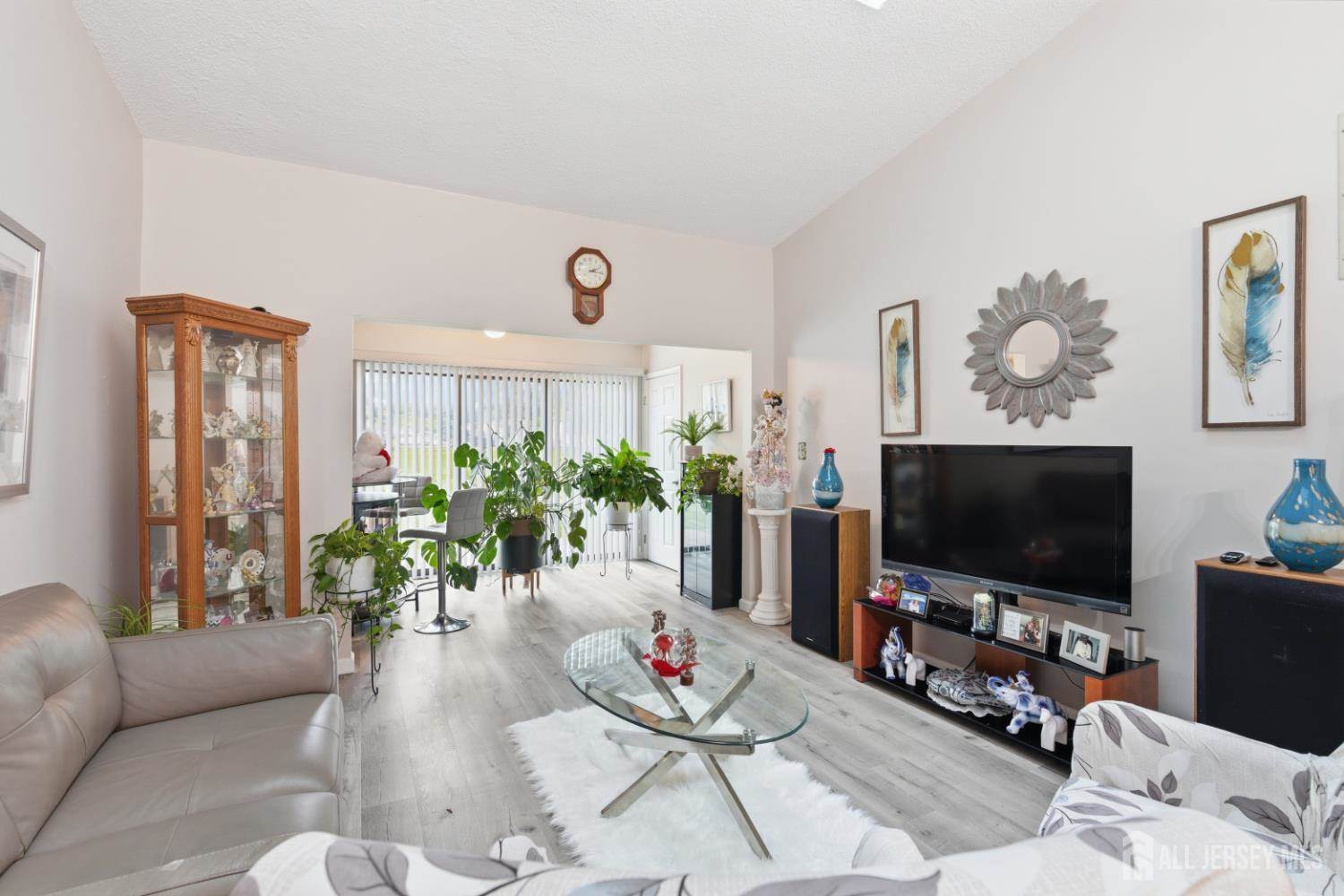 62 Wycoff Way East, East Brunswick, NJ 08816