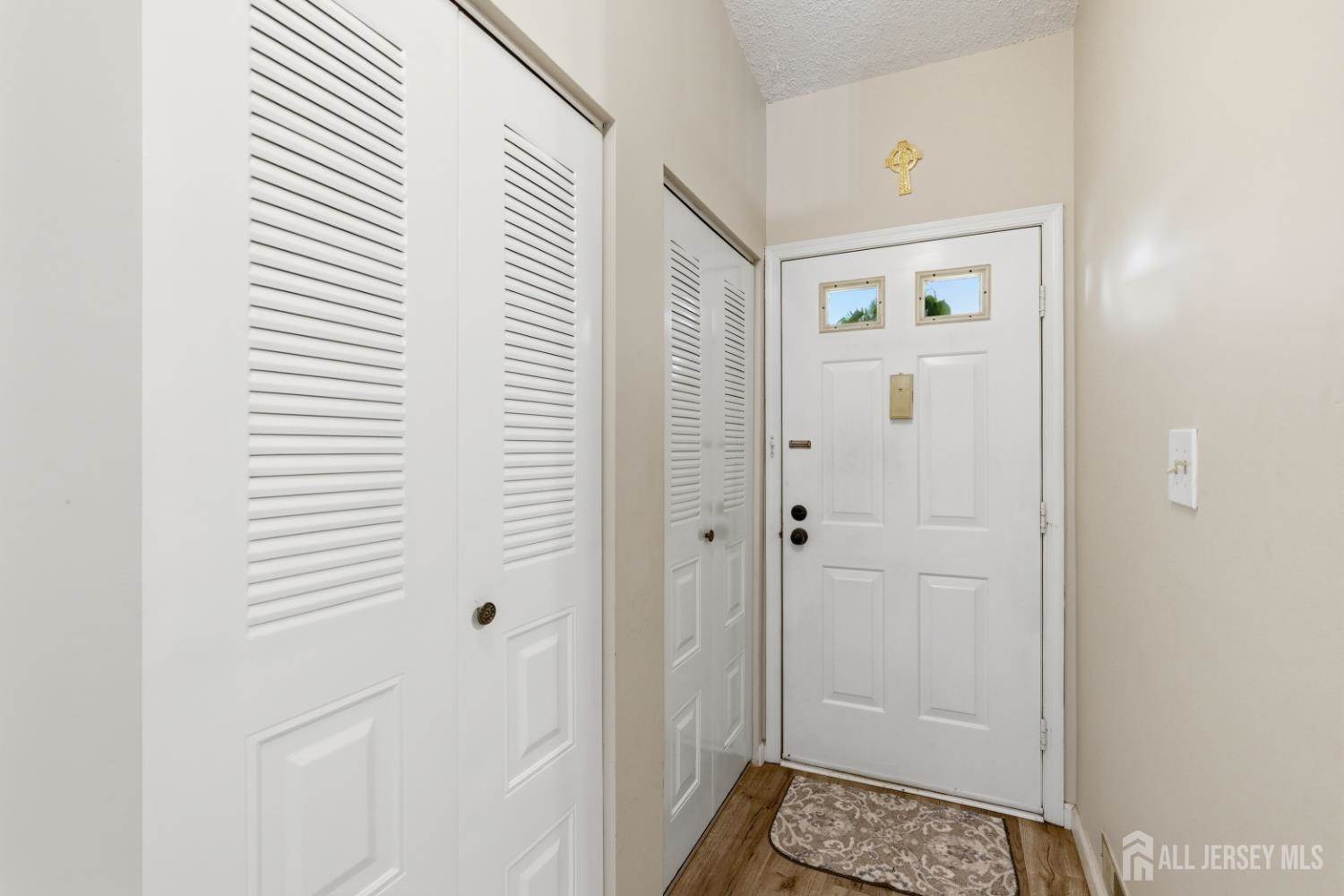 62 Wycoff Way East, East Brunswick, NJ 08816