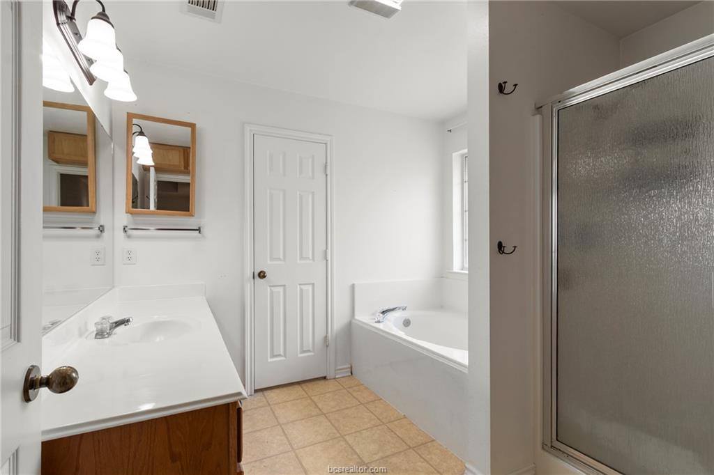 1208 Portsmouth Court, College Station, TX 77845