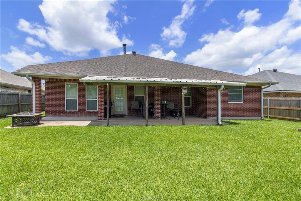 1208 Portsmouth Court, College Station, TX 77845
