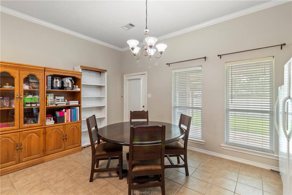 1208 Portsmouth Court, College Station, TX 77845