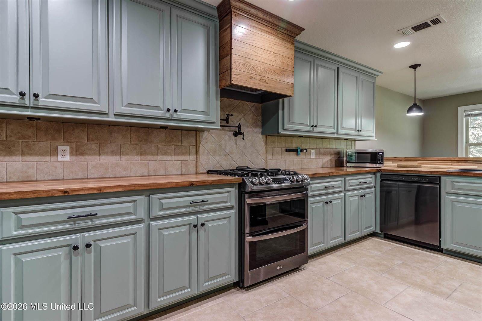 17242 East Spring Lake Drive, Vancleave, MS 39565