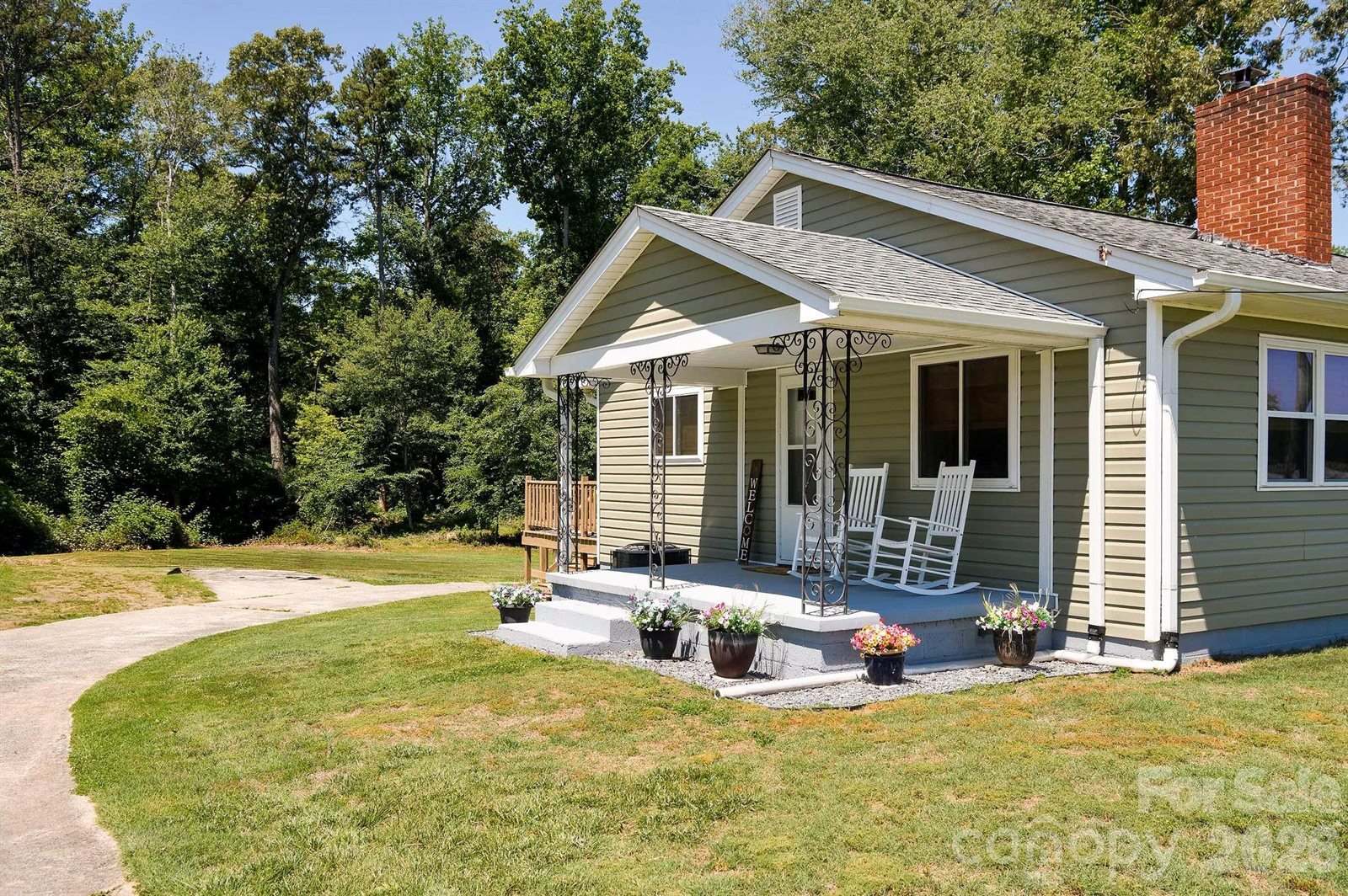 1625 US 601 Highway, Yadkinville, NC 27055