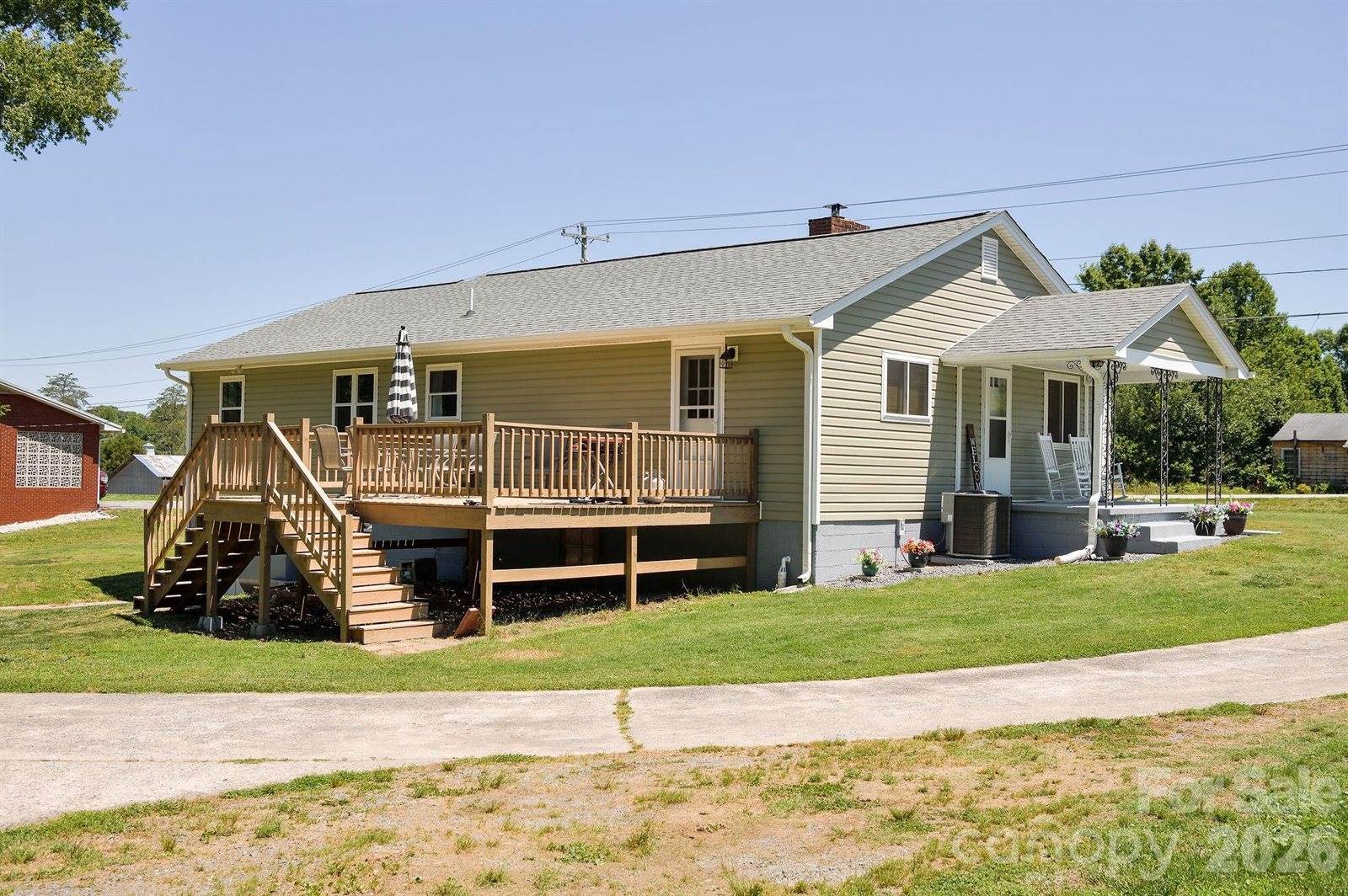 1625 US 601 Highway, Yadkinville, NC 27055