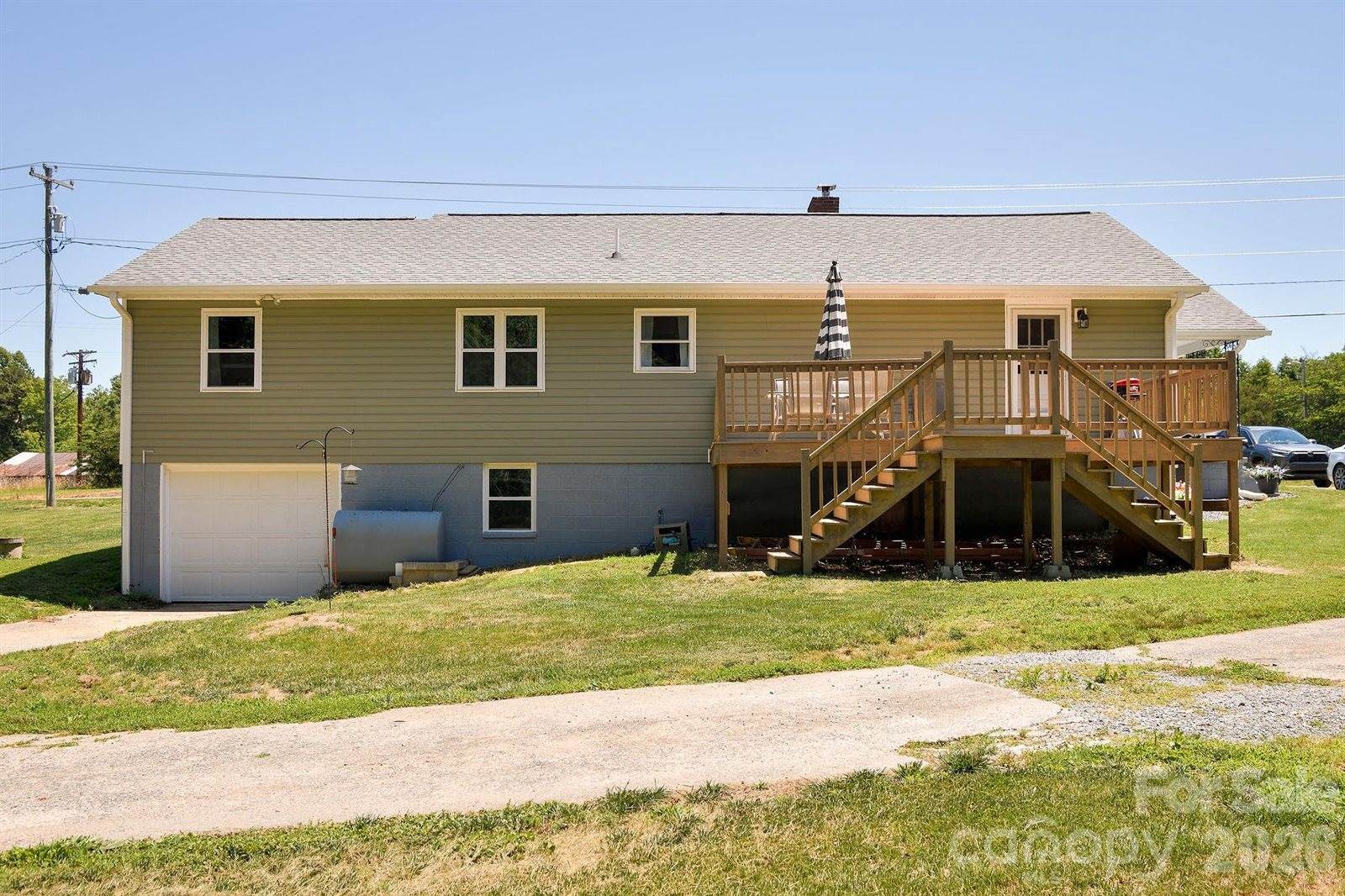 1625 US 601 Highway, Yadkinville, NC 27055