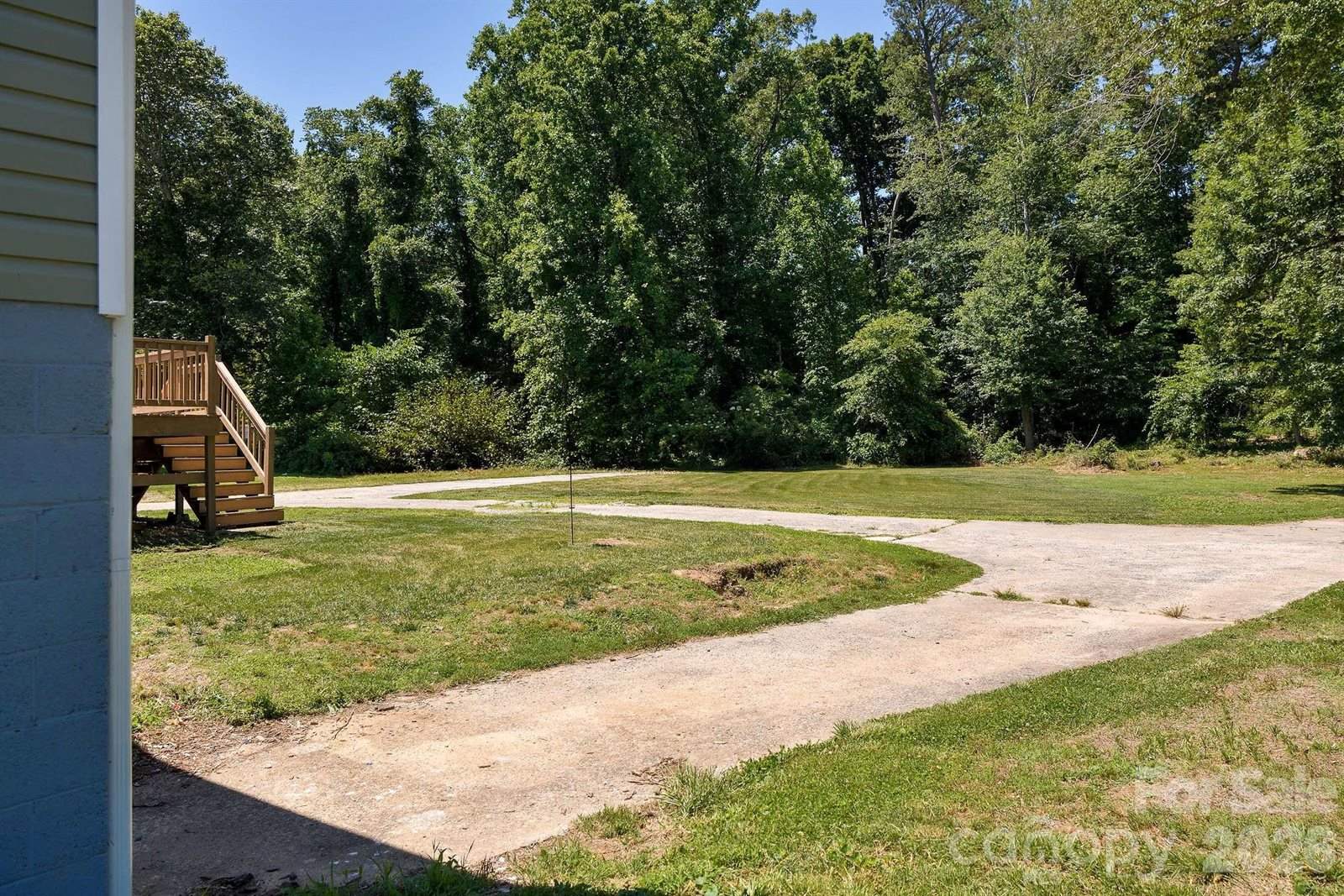 1625 US 601 Highway, Yadkinville, NC 27055