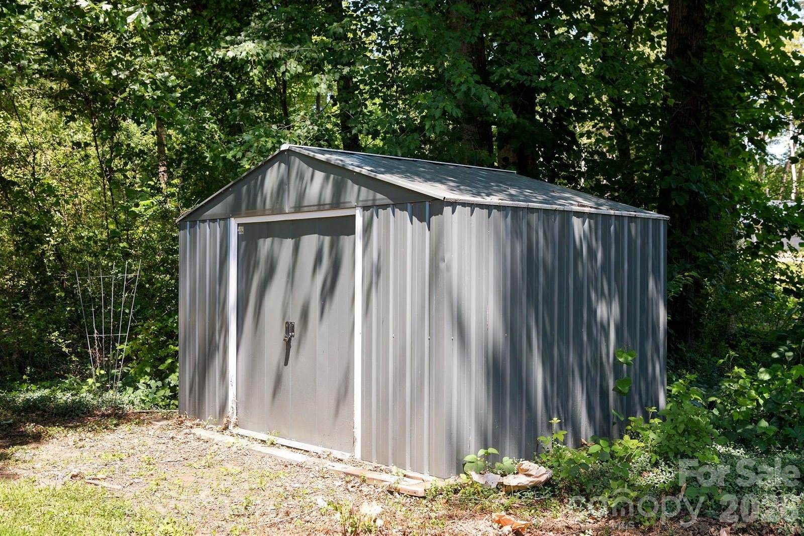 1625 US 601 Highway, Yadkinville, NC 27055