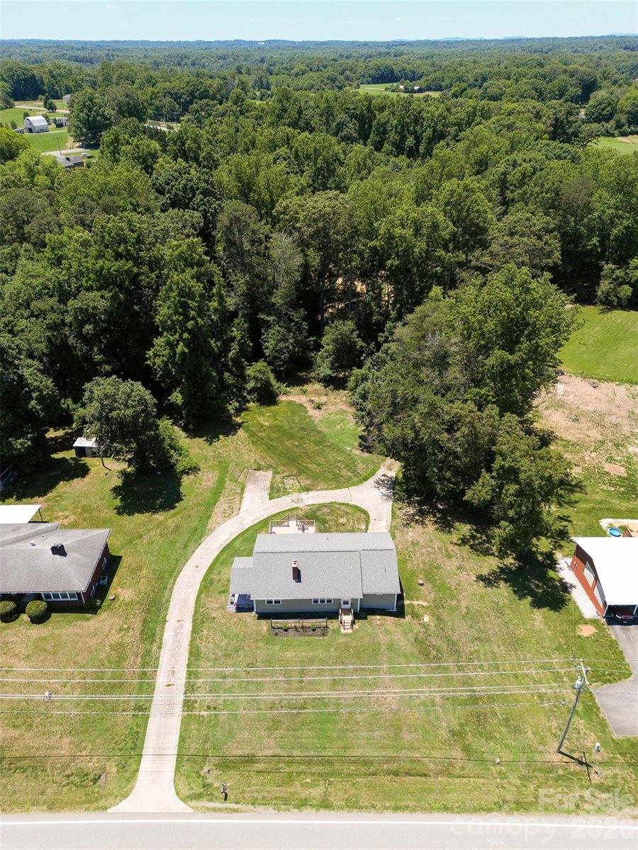 1625 US 601 Highway, Yadkinville, NC 27055