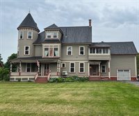 32 Pleasant Street, Houlton, ME 04730
