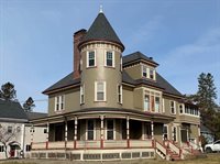 32 Pleasant Street, Houlton, ME 04730