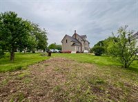 32 Pleasant Street, Houlton, ME 04730