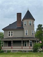 32 Pleasant Street, Houlton, ME 04730