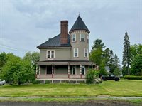 32 Pleasant Street, Houlton, ME 04730