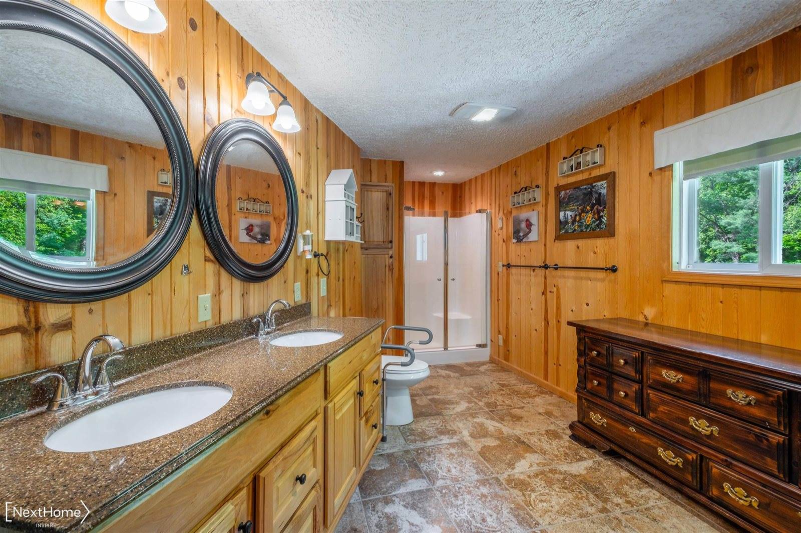 1557 W Eddy School Road, Bellaire, MI 49615