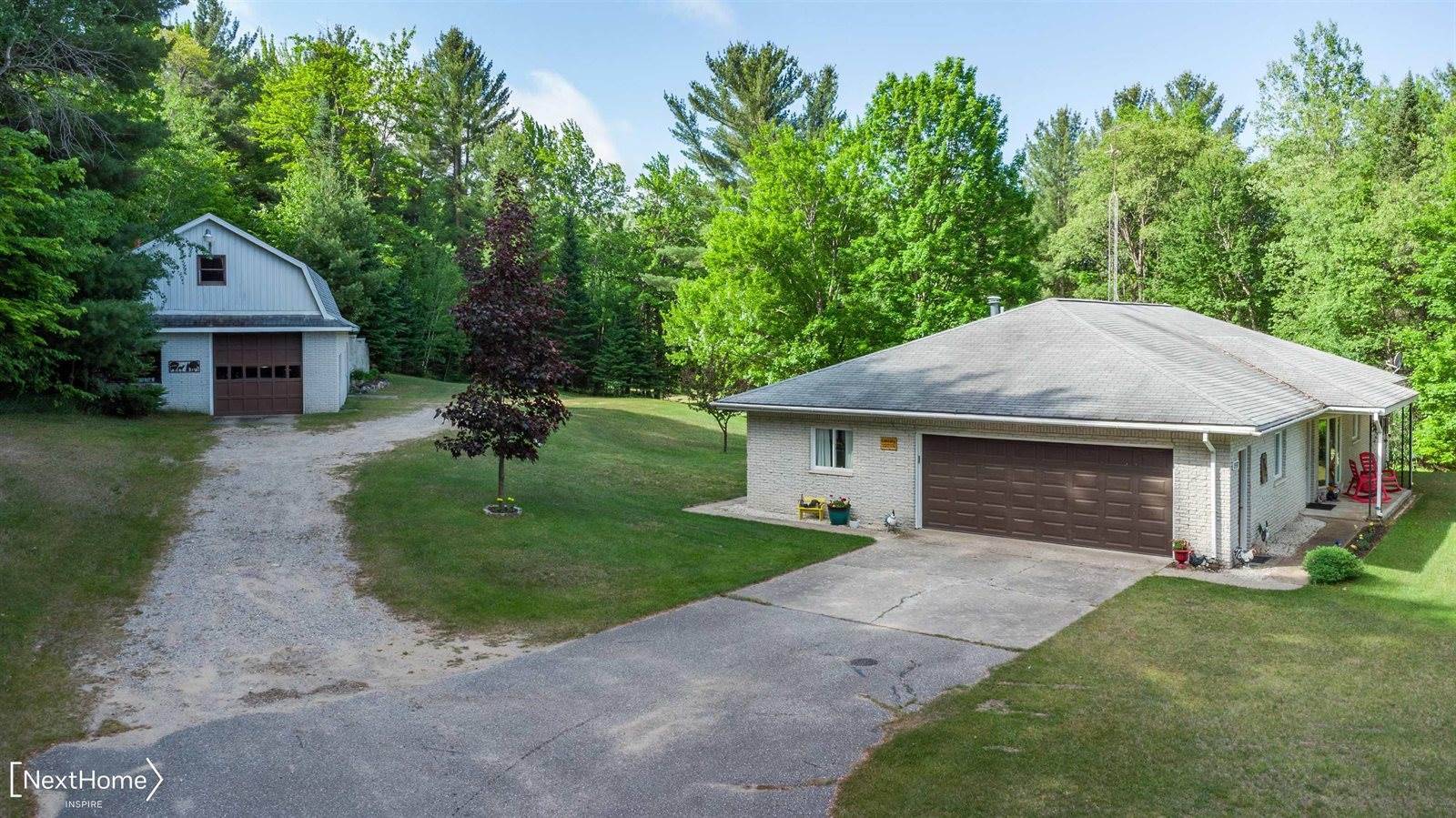 1557 W Eddy School Road, Bellaire, MI 49615