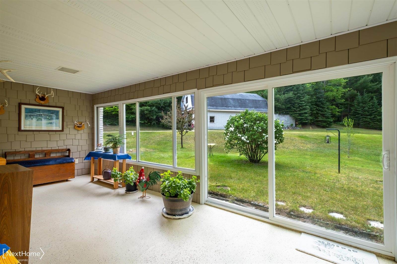 1557 W Eddy School Road, Bellaire, MI 49615