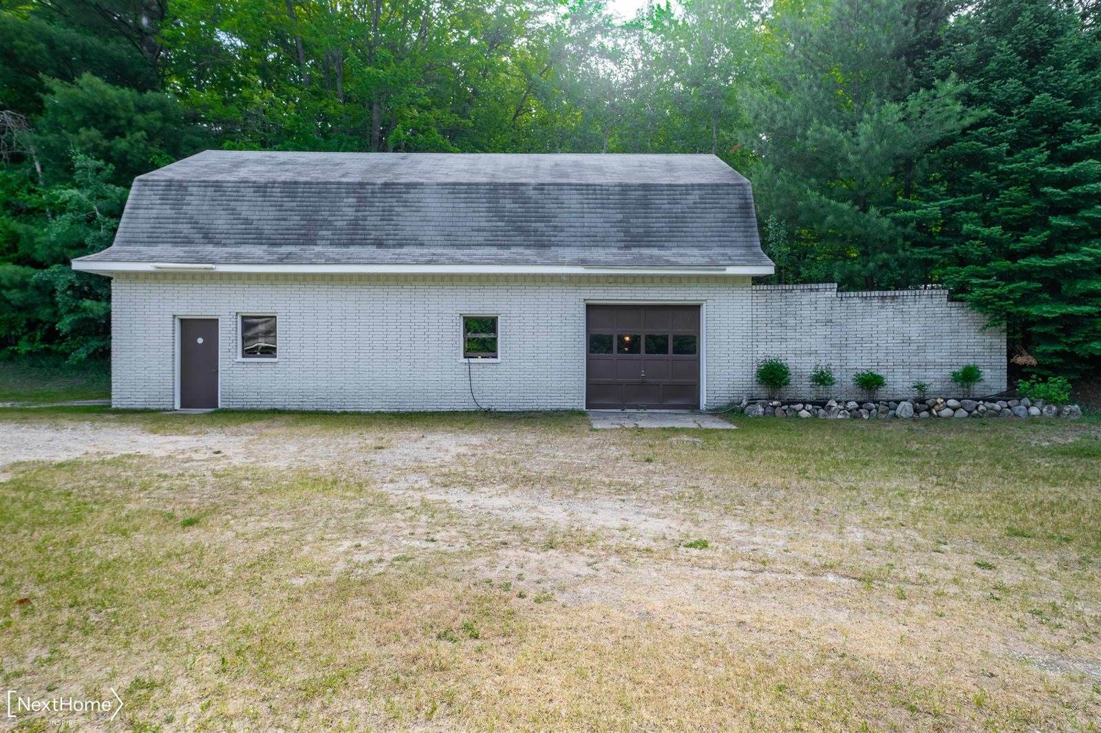 1557 W Eddy School Road, Bellaire, MI 49615
