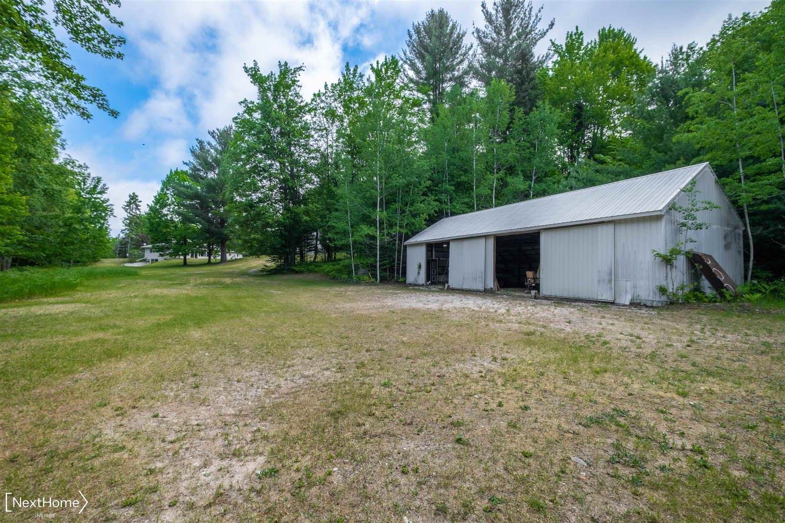 1557 W Eddy School Road, Bellaire, MI 49615