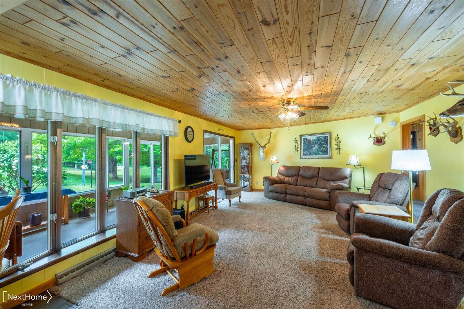 1557 W Eddy School Road, Bellaire, MI 49615