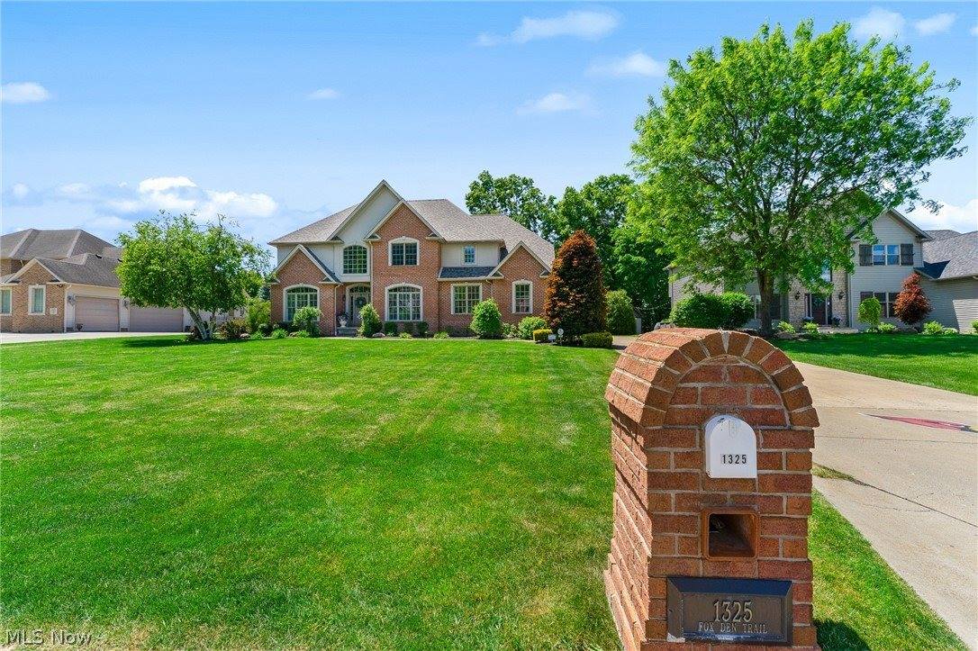 1325 Fox Den Trail, Canfield, OH 44406