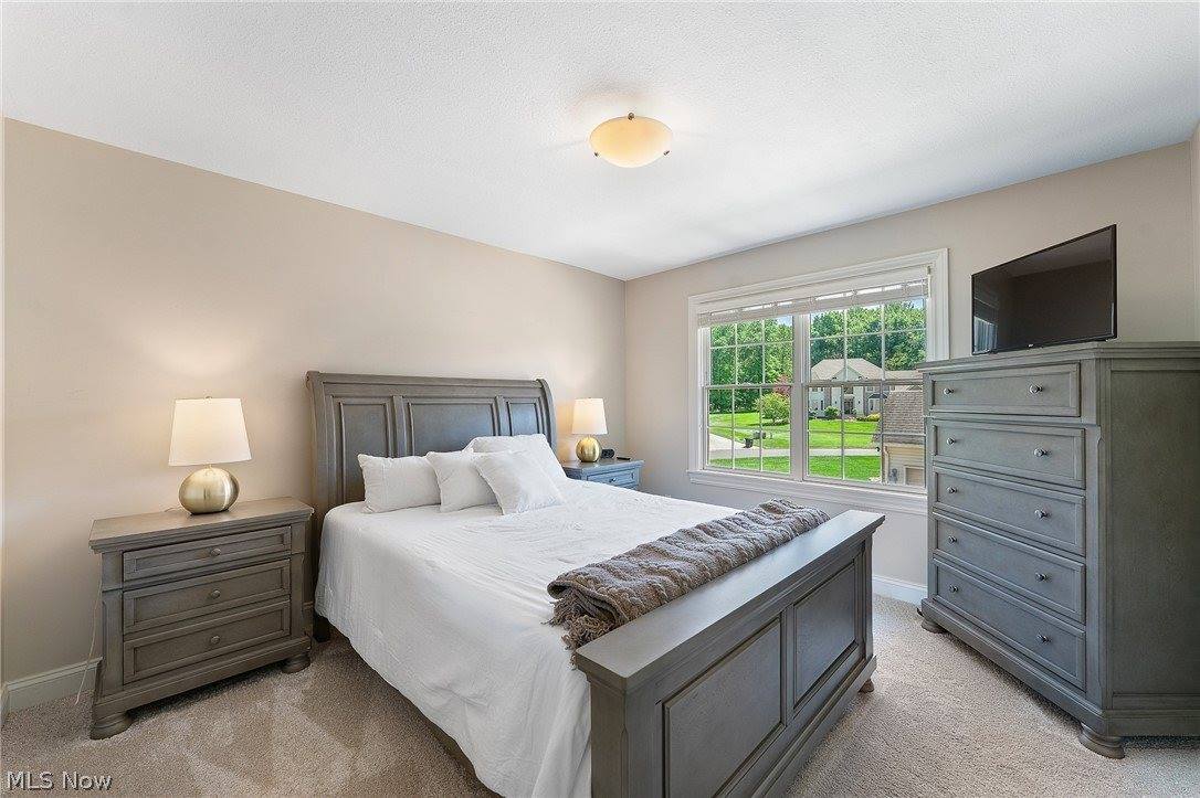 1325 Fox Den Trail, Canfield, OH 44406