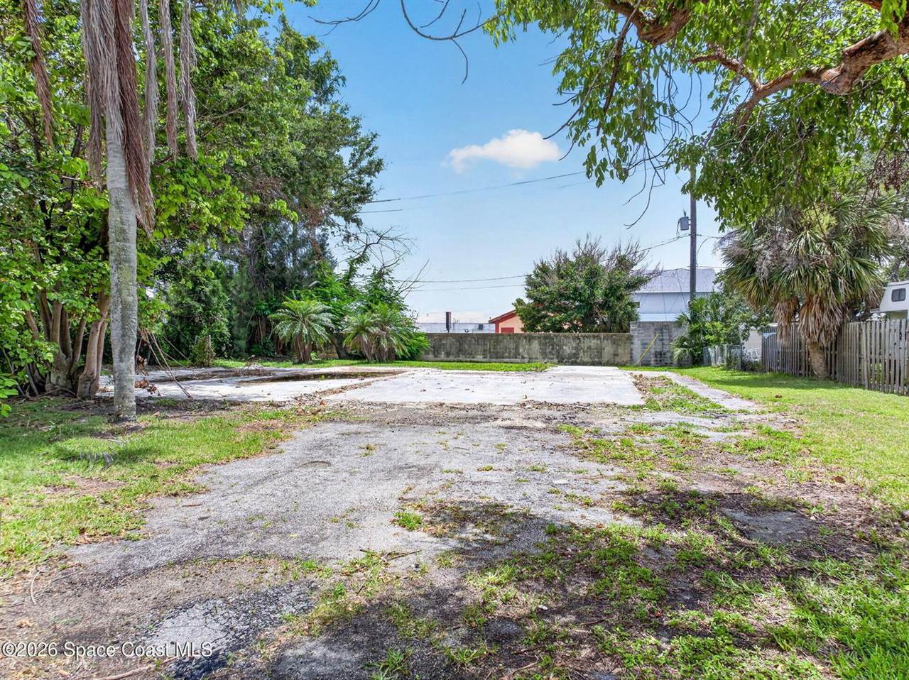 141 W Volusia Lane, Cocoa Beach, FL 32931