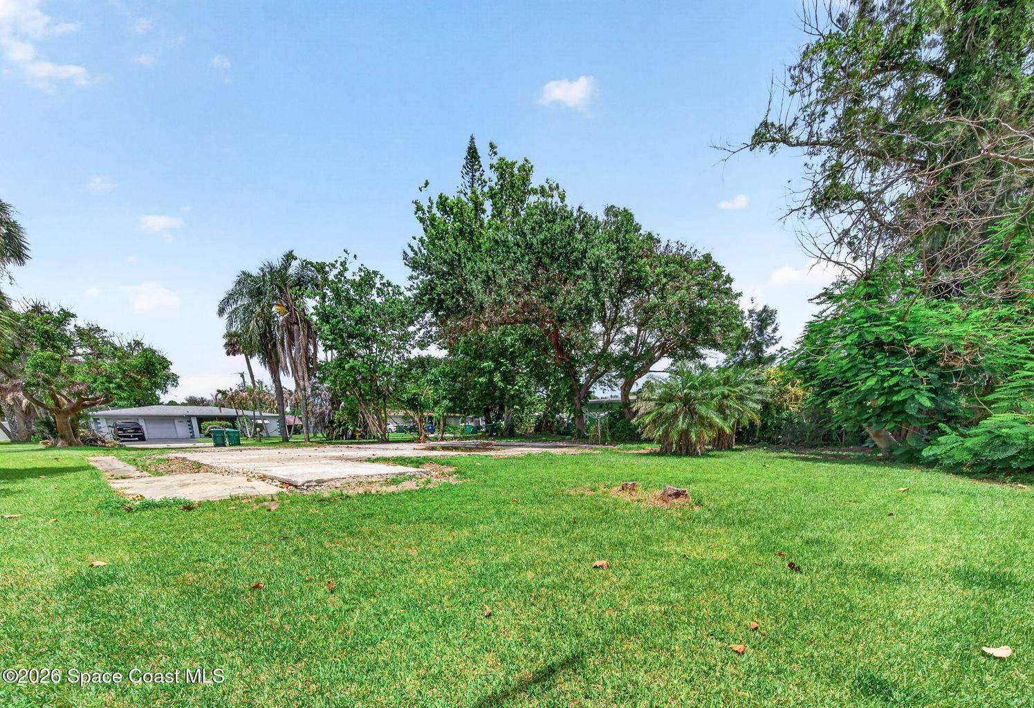 141 W Volusia Lane, Cocoa Beach, FL 32931