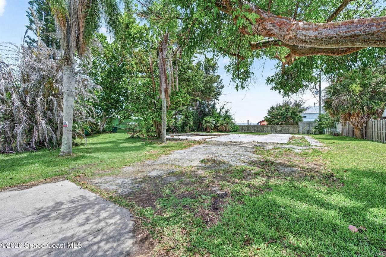 141 W Volusia Lane, Cocoa Beach, FL 32931