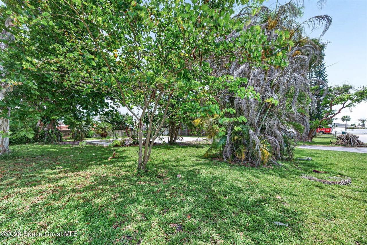 141 W Volusia Lane, Cocoa Beach, FL 32931