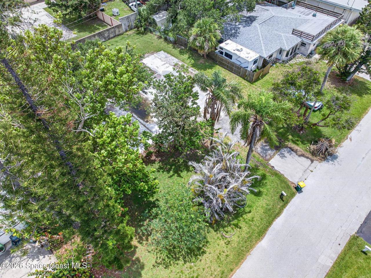 141 W Volusia Lane, Cocoa Beach, FL 32931