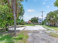 141 W Volusia Lane, Cocoa Beach, FL 32931
