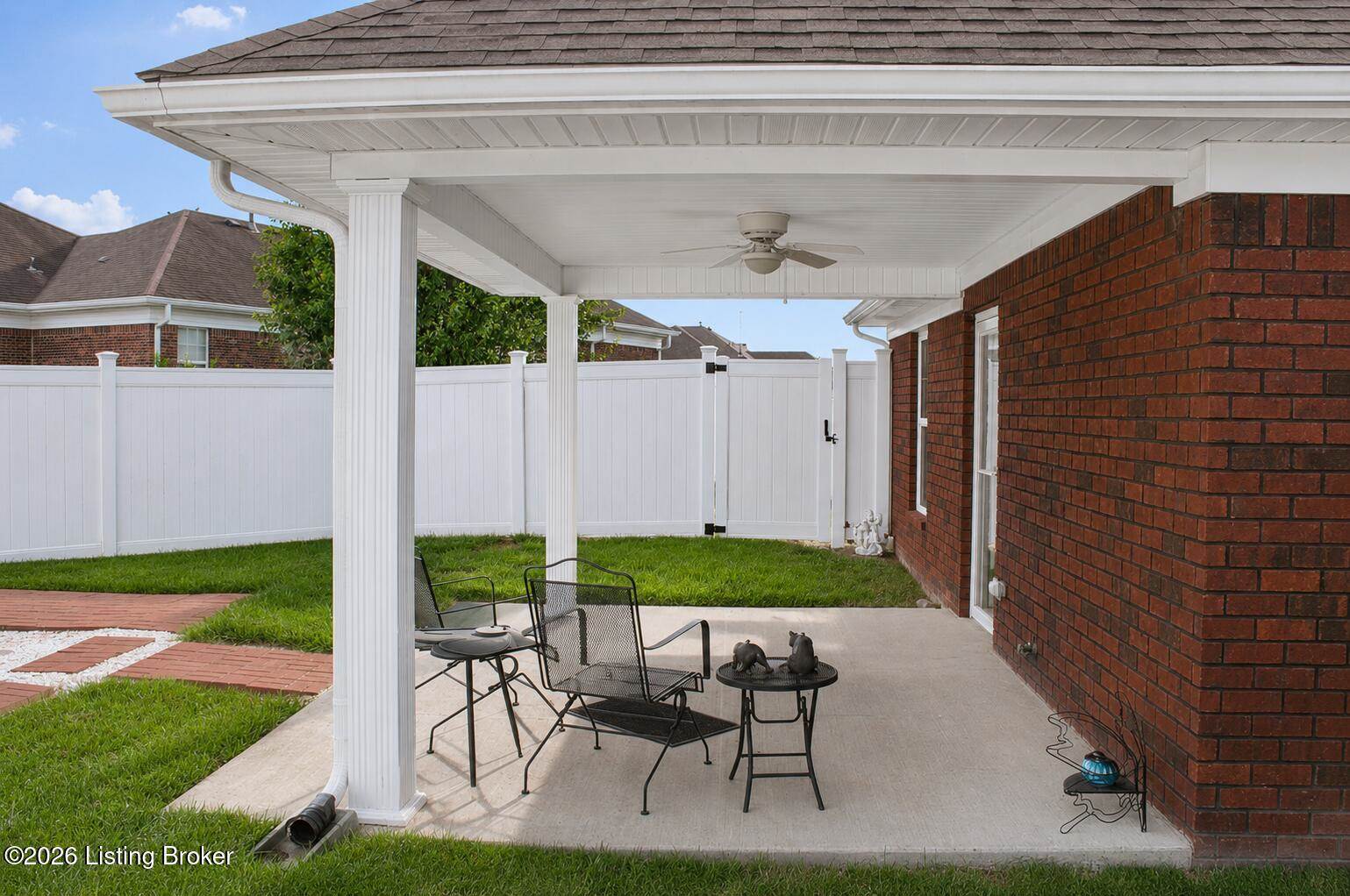 119 Sweetspire Dr, Mt Washington, KY 40047