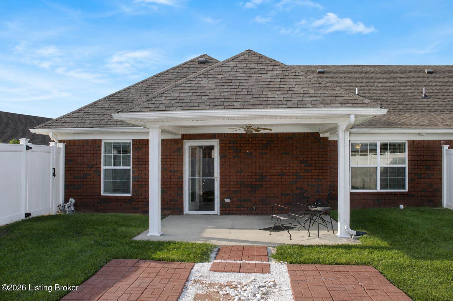 119 Sweetspire Dr, Mt Washington, KY 40047