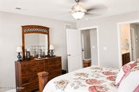 119 Sweetspire Dr, Mt Washington, KY 40047