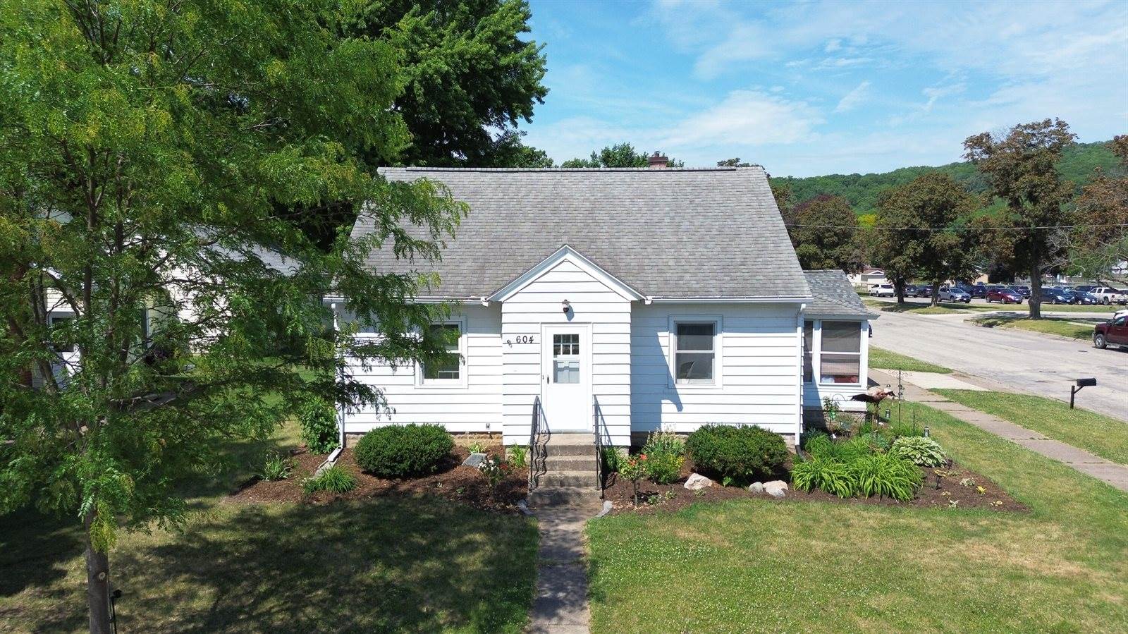 604 Oak St South, La Crescent, MN 55947