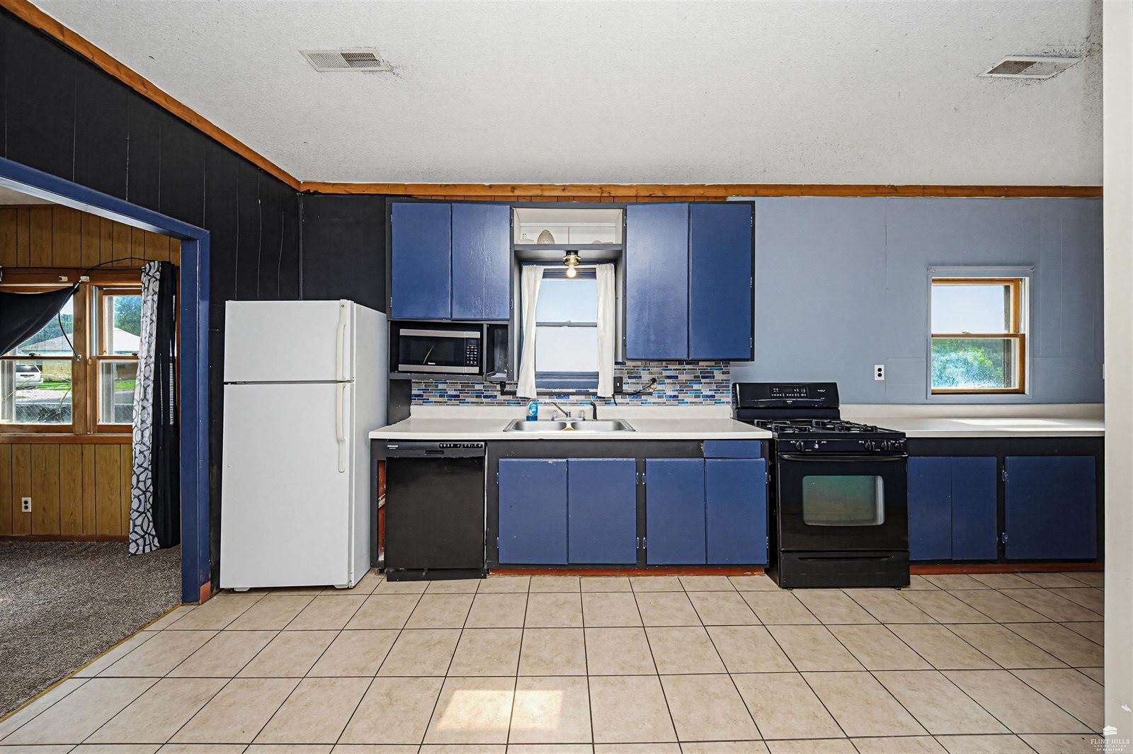 423 West 12th Street, Junction City, KS 66441